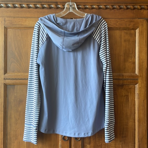 NWOT Ladies Lg Mountain Hardware hoodie - Picture 4 of 9